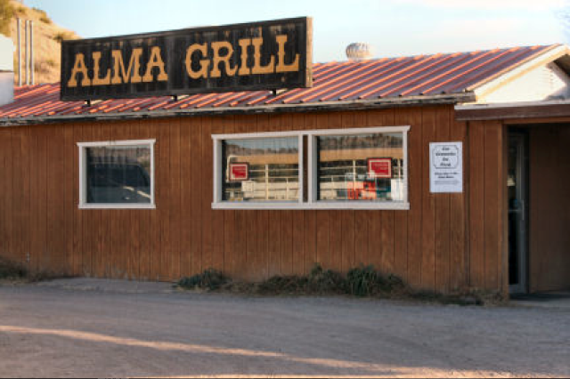 Alma Store and Grill